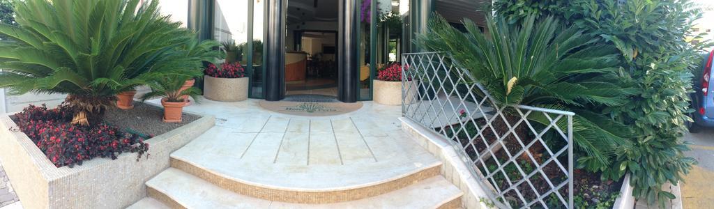 La Perla B&B Hotel Roseto Degli Abruzzi Dış mekan fotoğraf